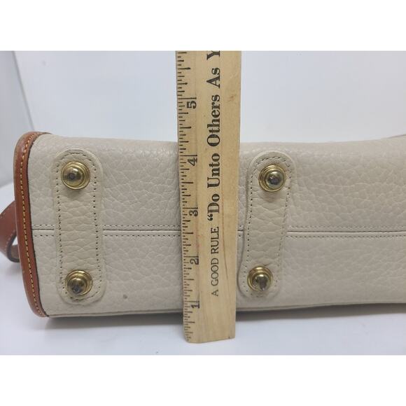 Vtg 90s Dooney Bourke Cream Brown All Weather Leather Crossbody Purse Turnlock - Picture 13 of 16